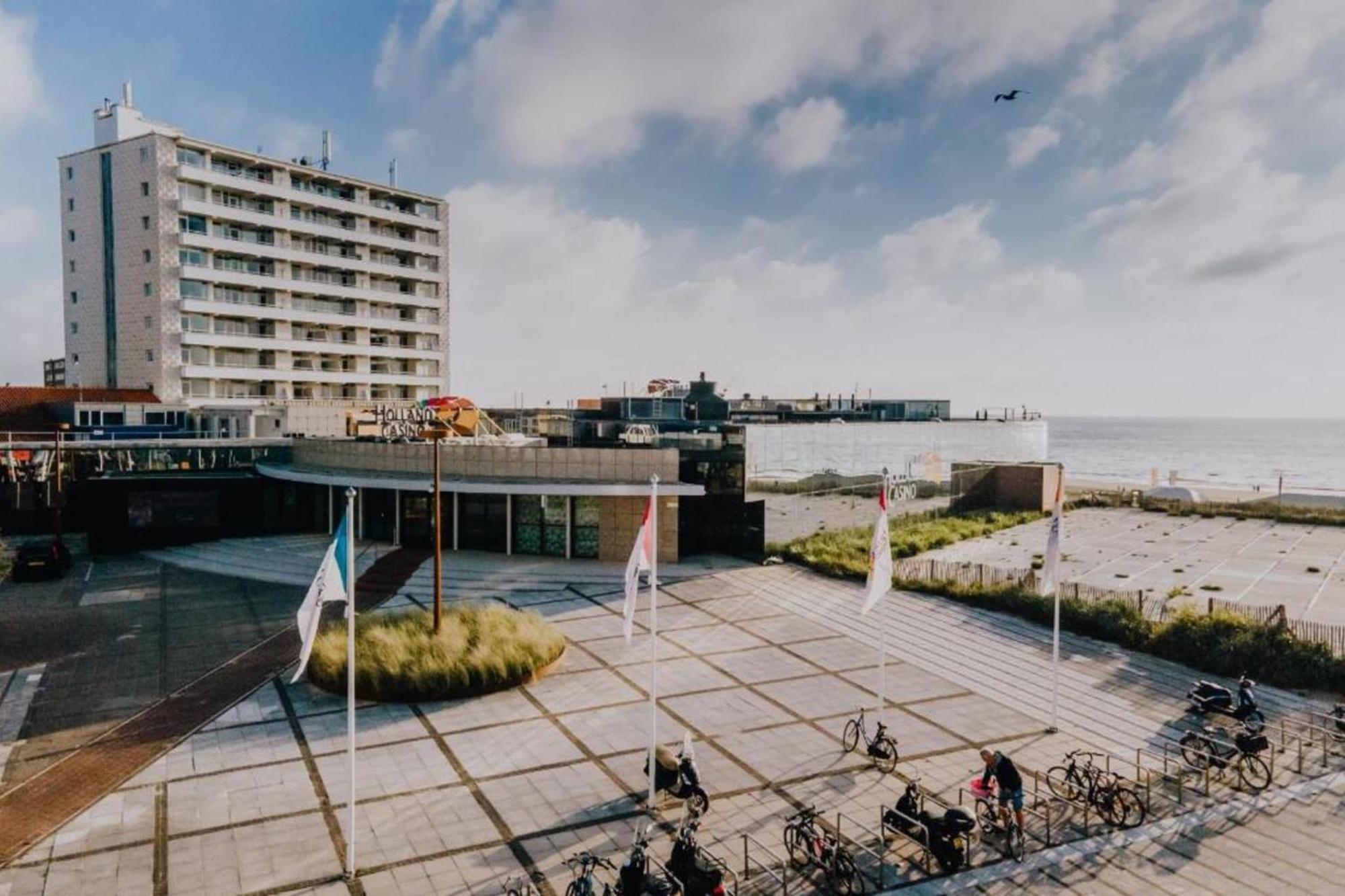 Blue Shell With Private Parking Garage Apartment Зандвоорт Екстериор снимка